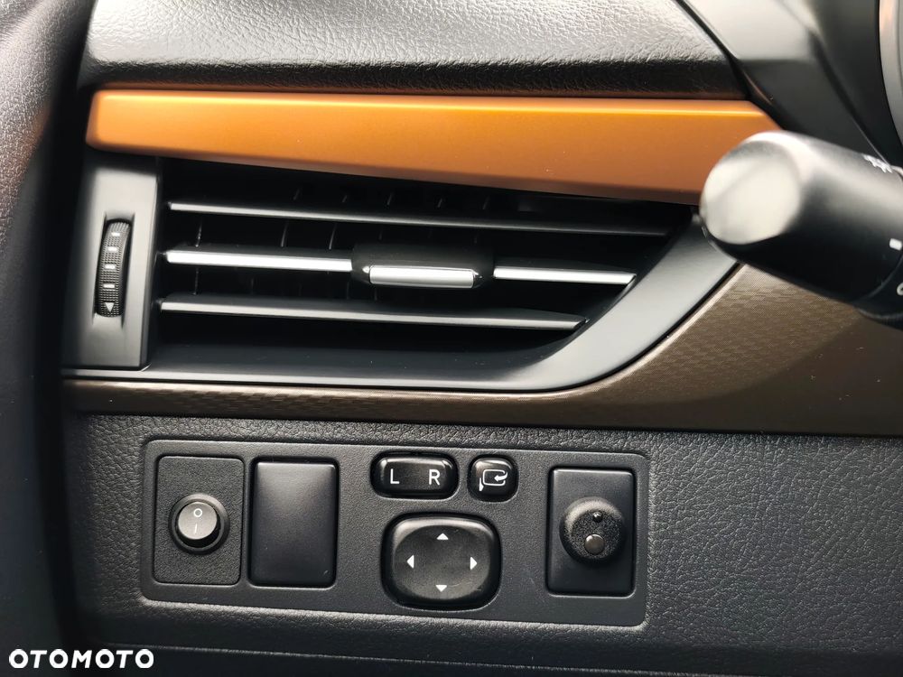 Toyota Avensis - 26