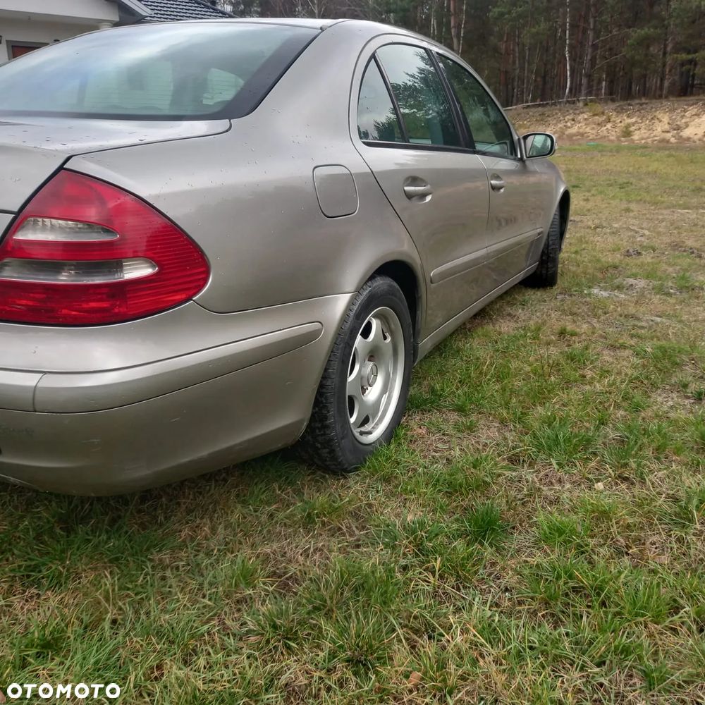 Mercedes-Benz Klasa E 200 CDI Elegance - 5