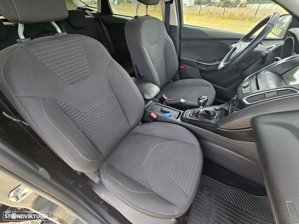 Ford Focus 1.5 TDCi EcoBlue Titanium - 26