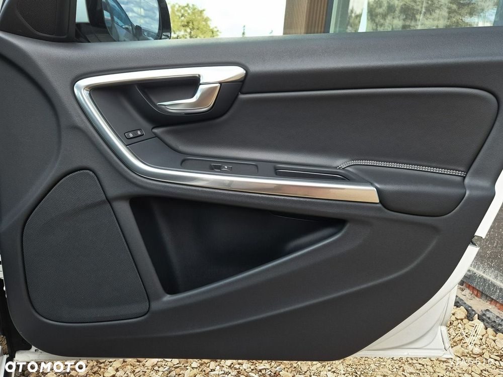 Volvo V60 D3 Momentum - 20