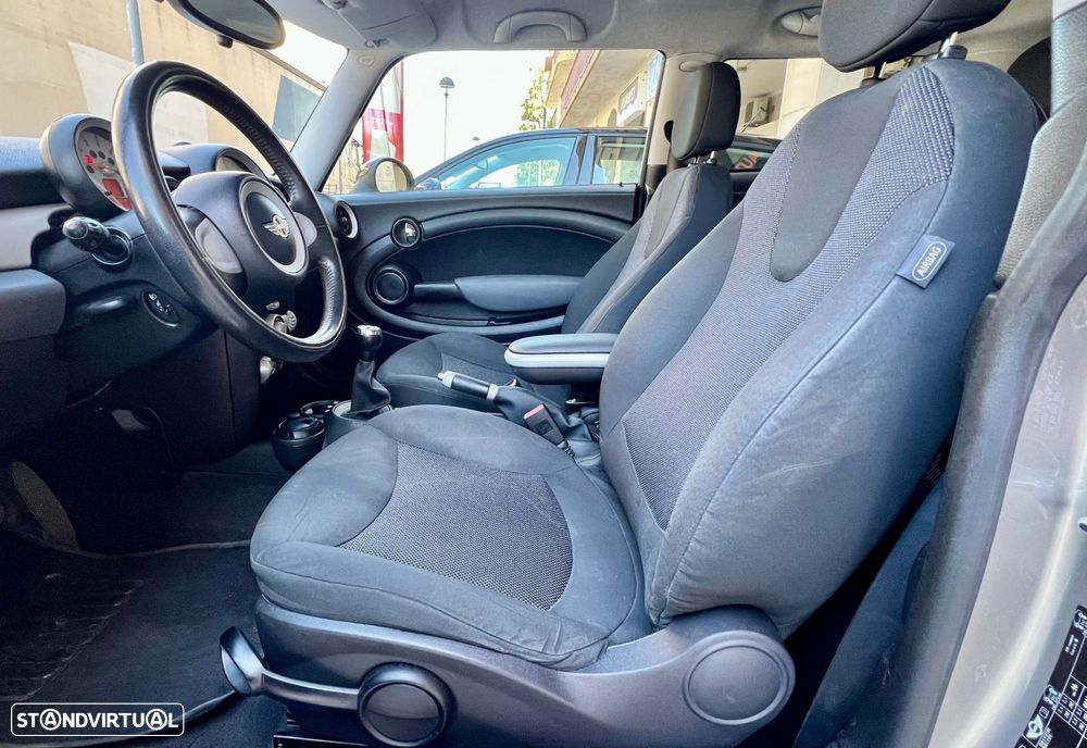 MINI 3 Portas Cooper D - 12