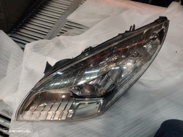 Farol Frente Esquerdo / Otica Esquerda Renault Megane Iii Grandtour (K - 2