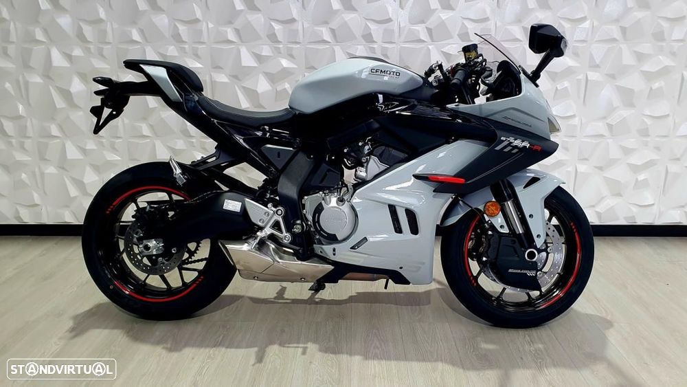 CF Moto 675SR-R - 1
