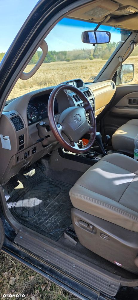 Toyota Land Cruiser - 20