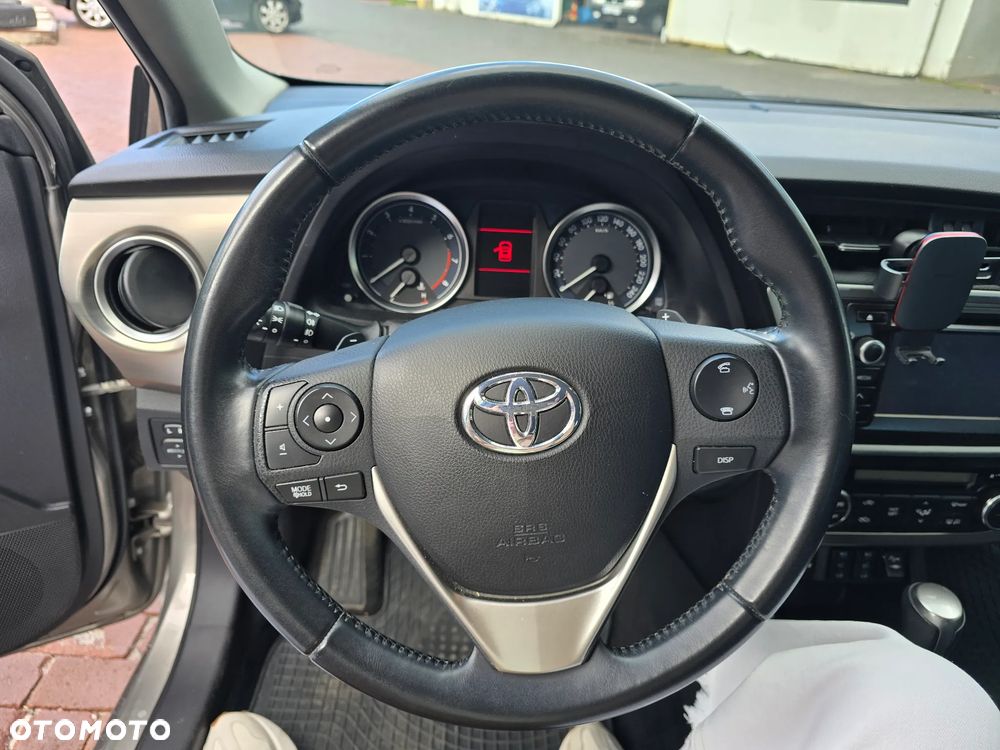 Toyota Auris 1.6 Premium MS - 11