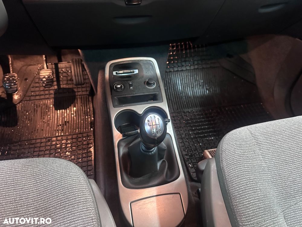 Renault Espace 1.9 dCi Expression L - 12