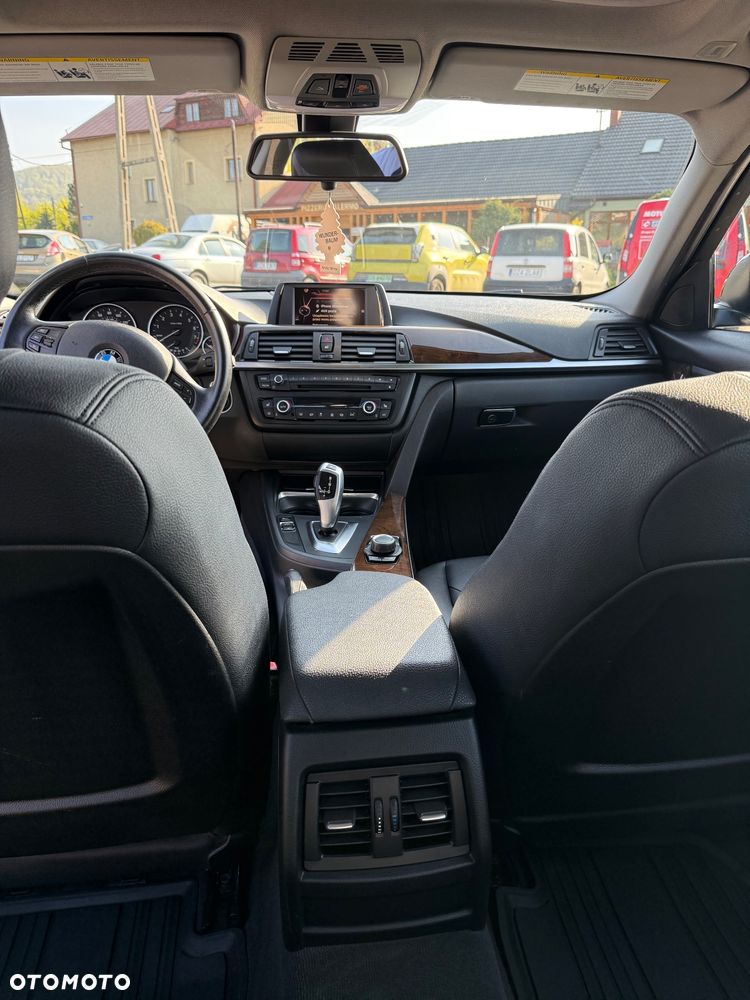 BMW Seria 3 320i xDrive - 3
