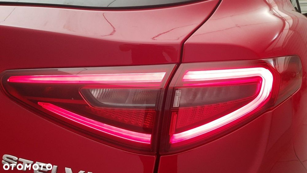 Alfa Romeo Stelvio - 16