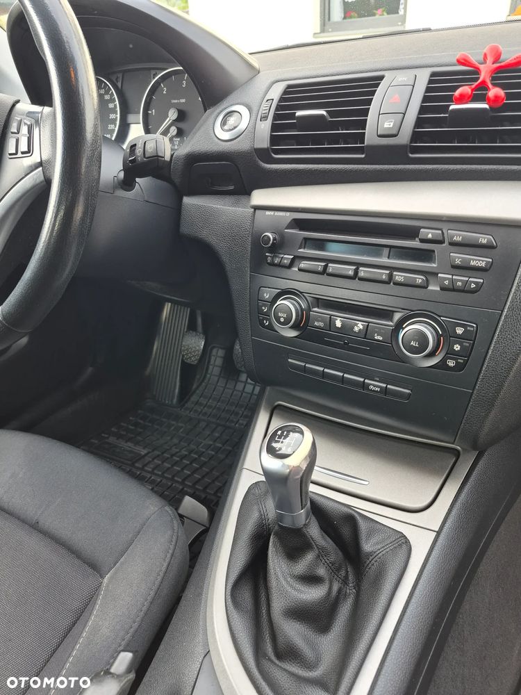 BMW Seria 1 118d - 25