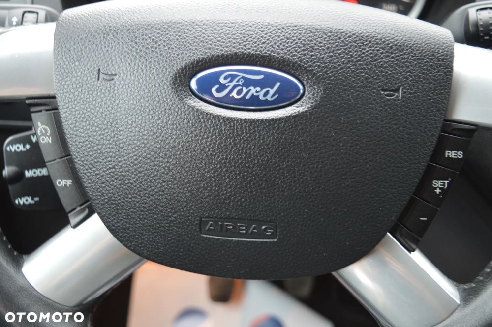Ford Kuga 2.0 TDCi 4x4 Titanium - 17