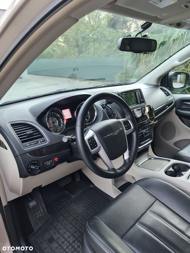 Chrysler Town & Country 3.6 Touring - 9