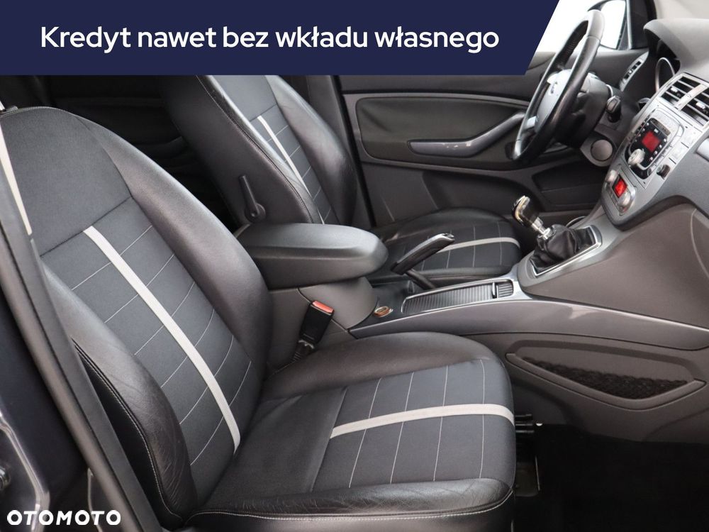 Ford Kuga - 11