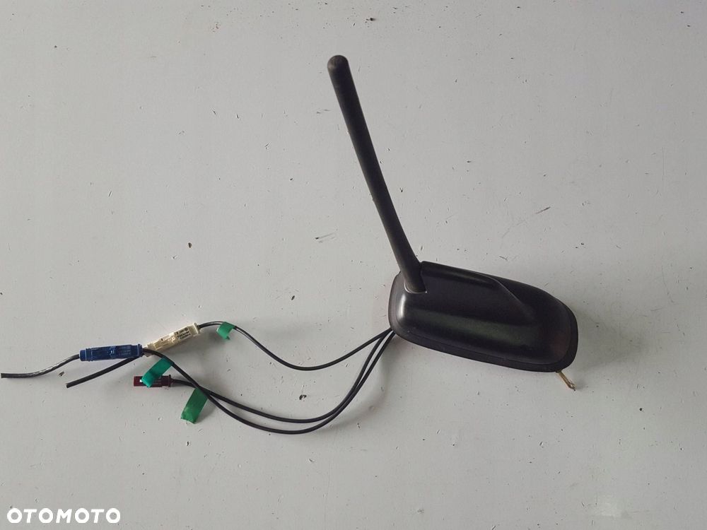 SKODA OCTAVIA 2 II LIFT 08-12r ANTENA RADIA GPS 6R0035501C - 1