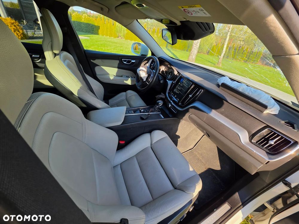 Volvo XC 60 D4 AWD Momentum - 8
