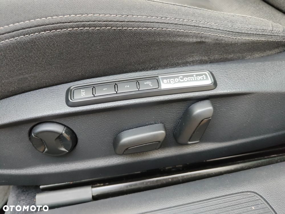 Volkswagen Passat 2.0 TDI SCR DSG Highline - 15