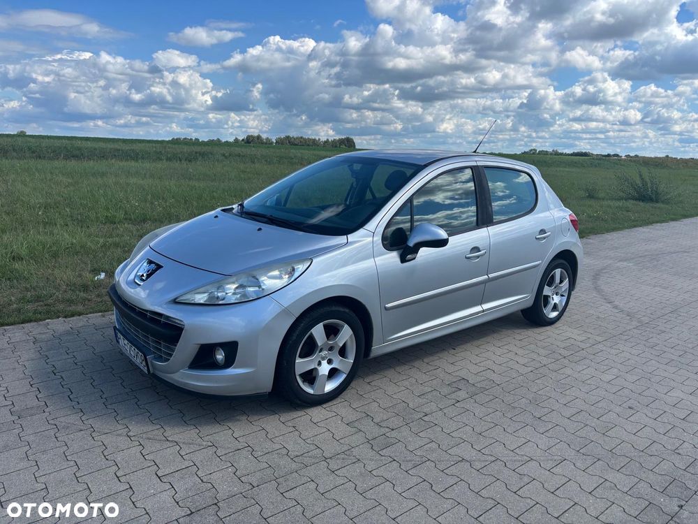 Peugeot 207 - 1