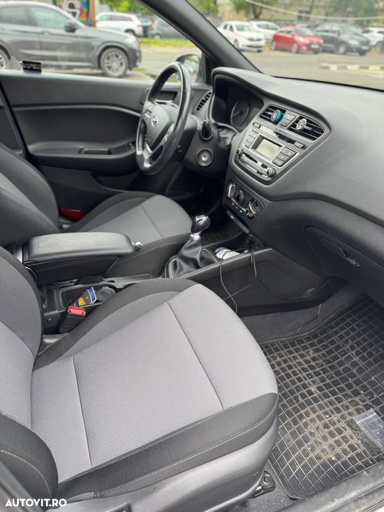 Hyundai i20 - 17