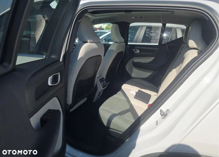 Volvo XC 40 B5 B AWD Ultimate Bright - 11