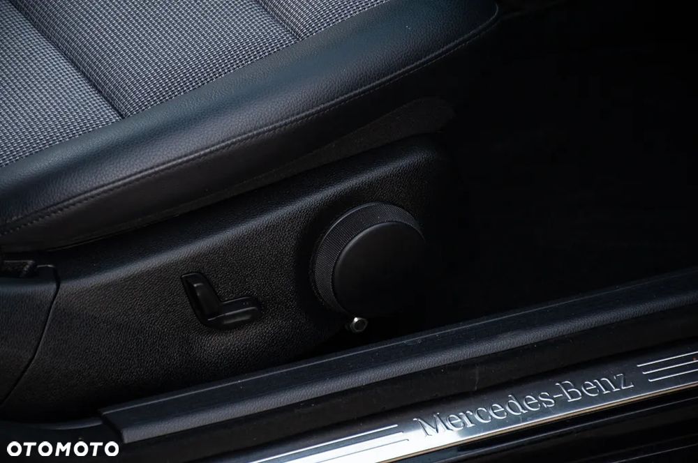 Mercedes-Benz Klasa C 180 T BlueEFFICIENCY Avantgarde - 39