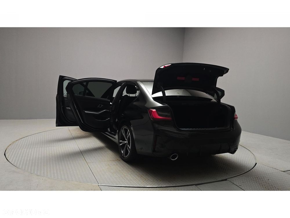 BMW Seria 3 320d xDrive mHEV M Sport - 9
