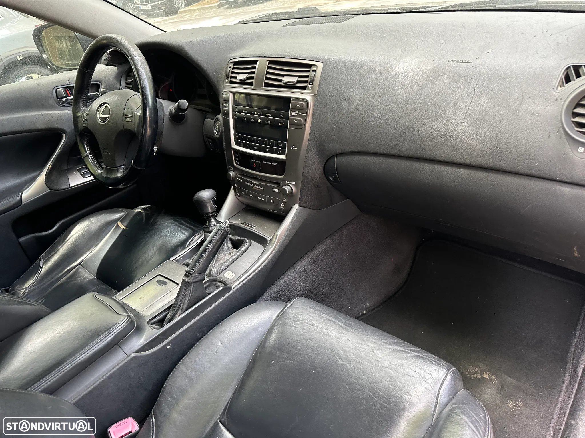 Lexus IS 220 d Luxury 48 - 19