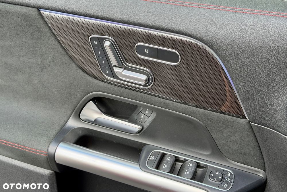 Mercedes-Benz GLA 200 AMG Line - 13