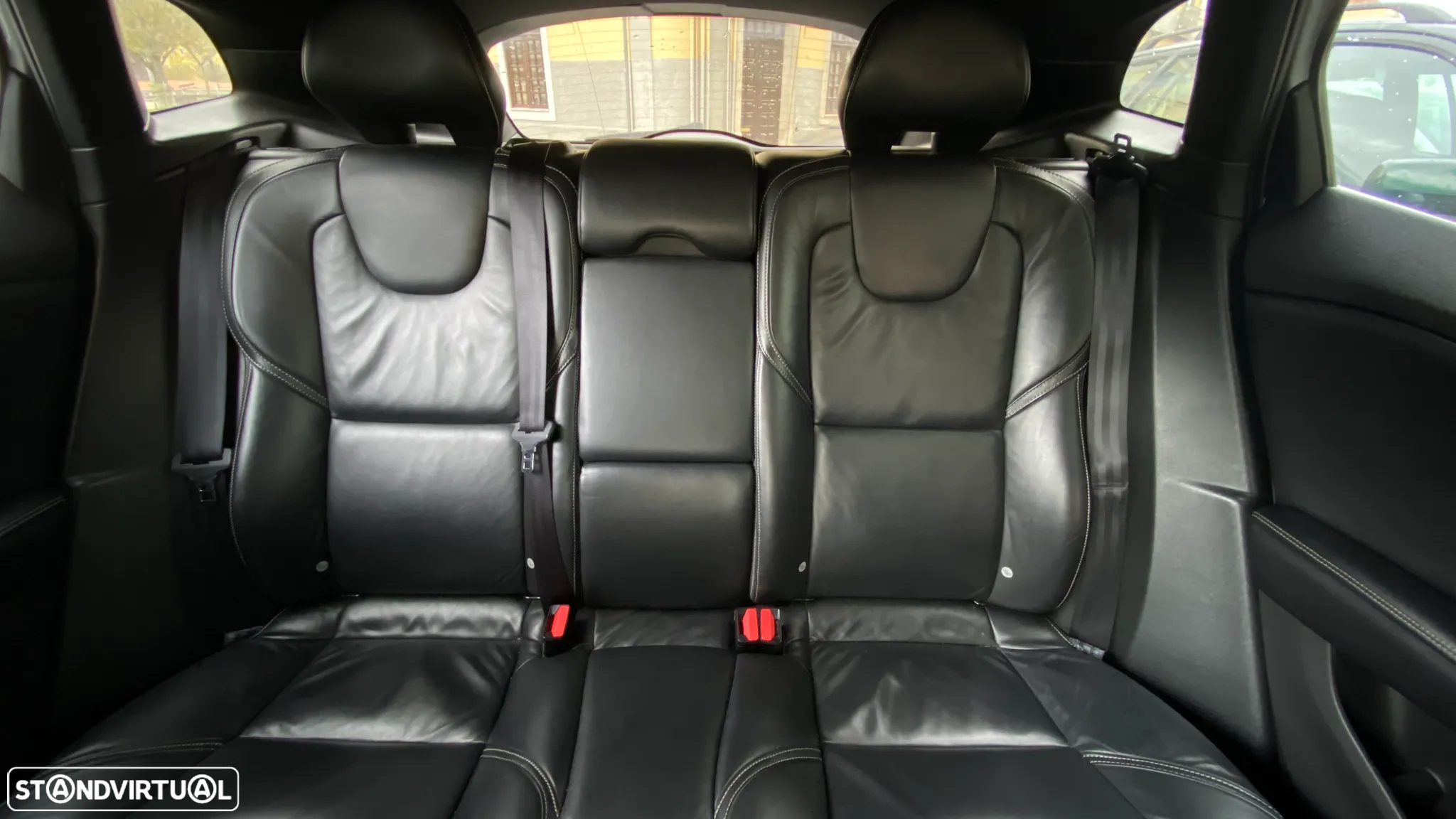 Volvo V40 1.6 D2 R-Design - 13