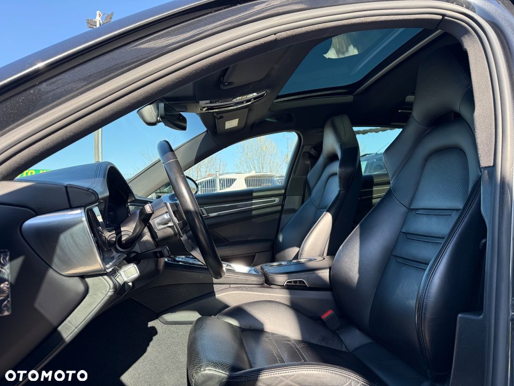 Porsche Panamera - 8