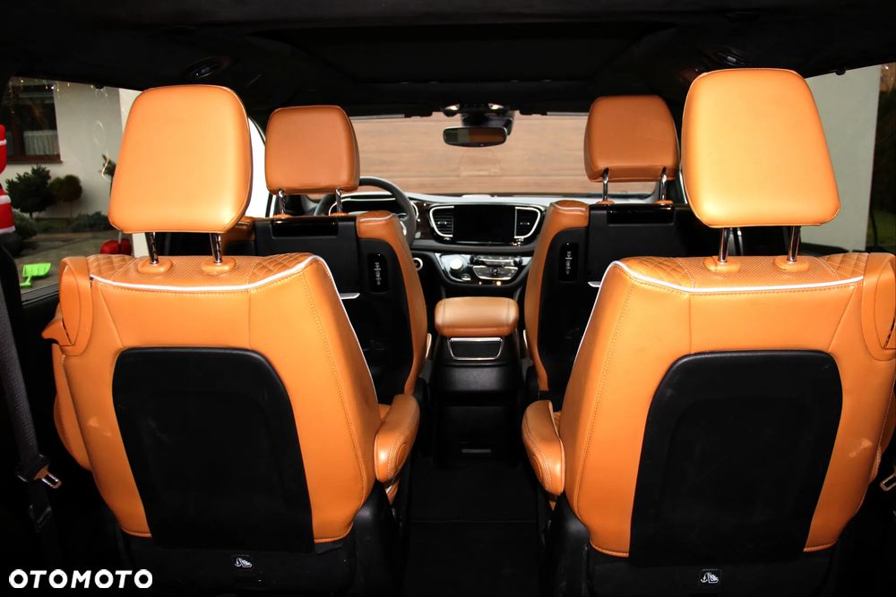 Chrysler Pacifica - 22