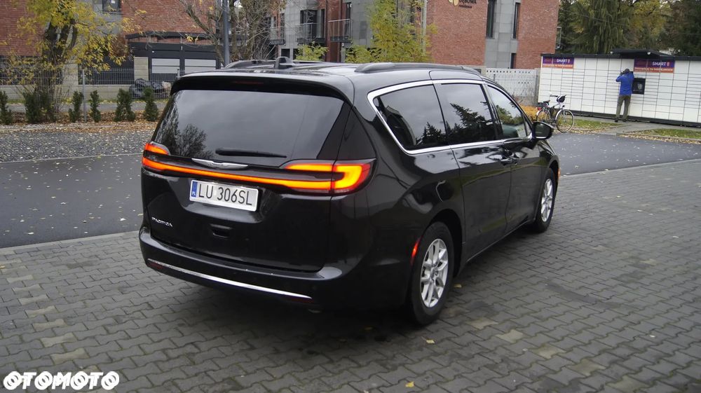 Chrysler Pacifica - 5