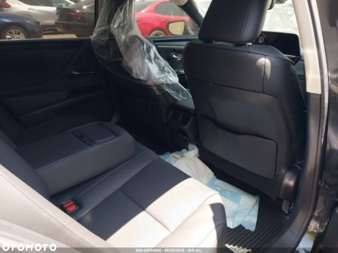 Lexus ES - 9