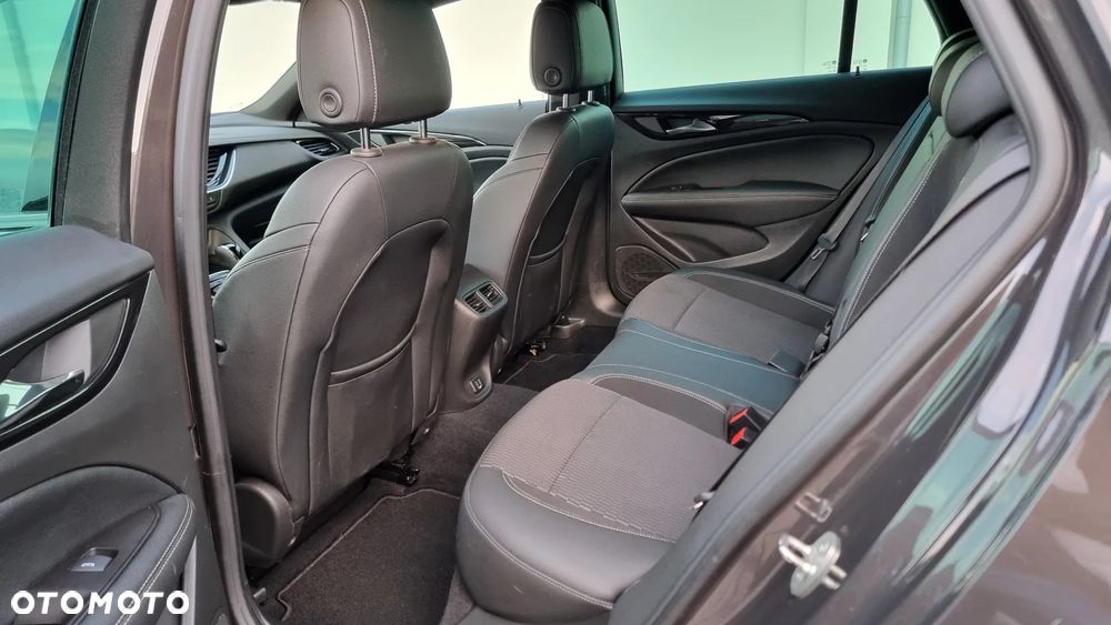 Opel Insignia 2.0 T Elegance S&S - 26