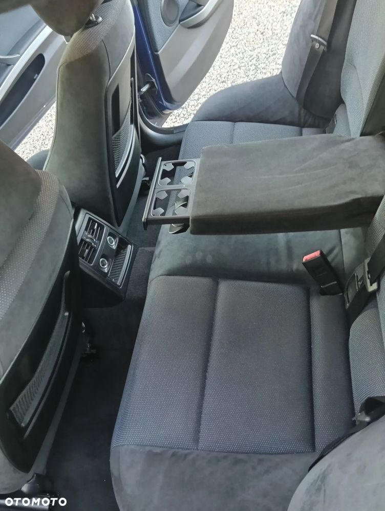 BMW Seria 3 320i - 8
