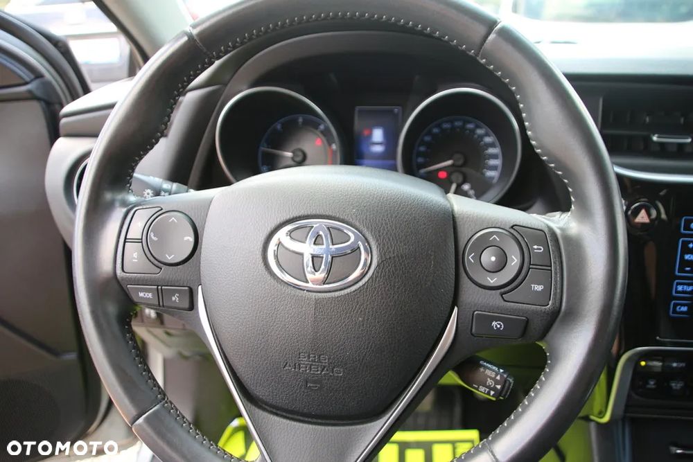 Toyota Auris 1.6 D-4D Premium - 15