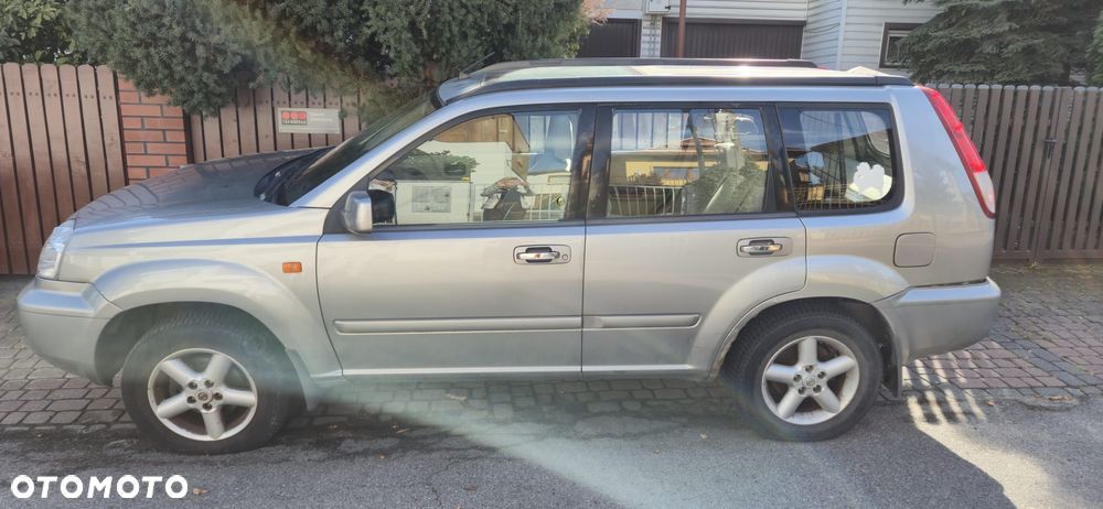 Nissan X-Trail 2.0 Luxury - 2