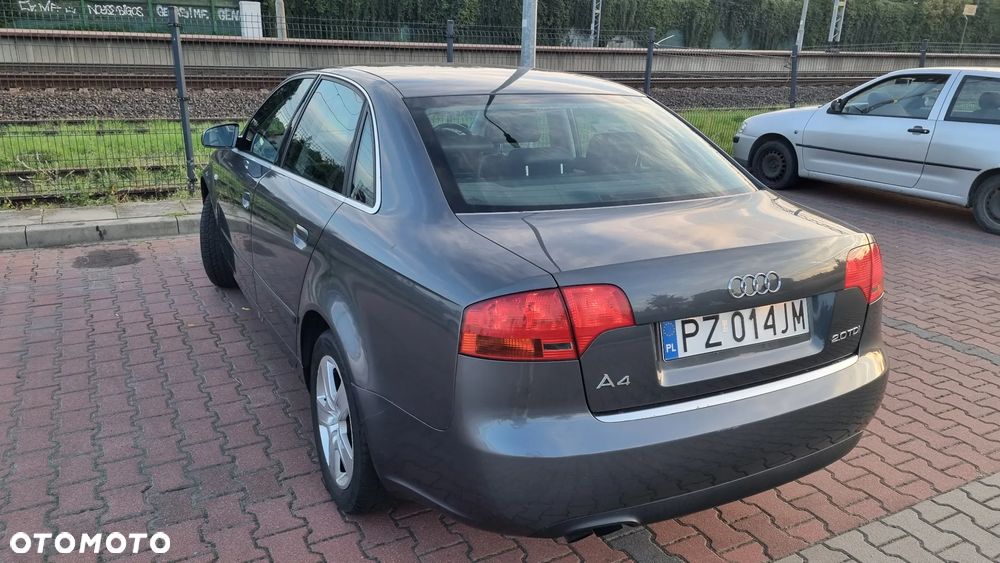 Audi A4 Limousine - 5