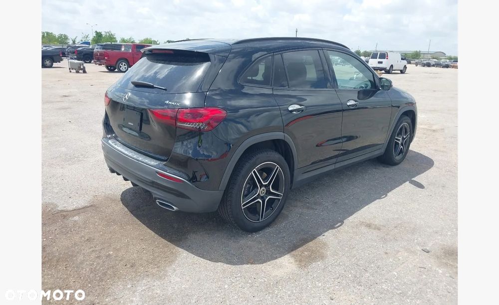 Mercedes-Benz GLA - 6
