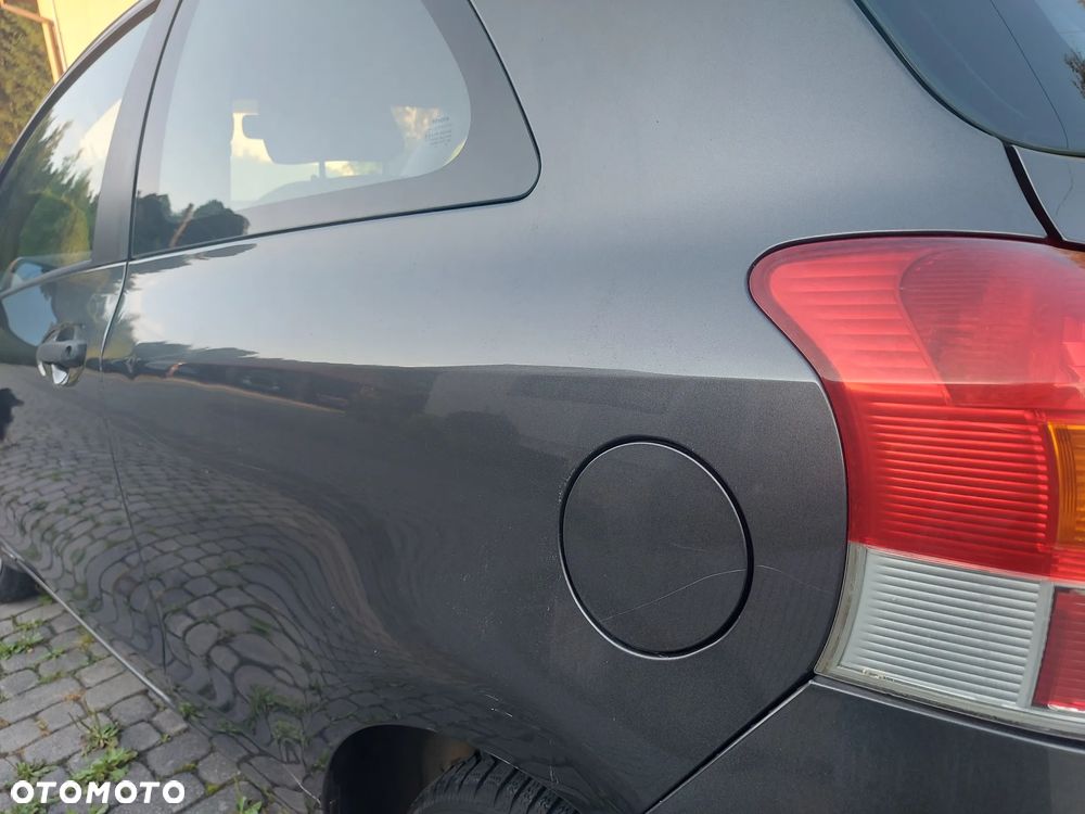 Toyota Yaris 1.0 Terra - 11
