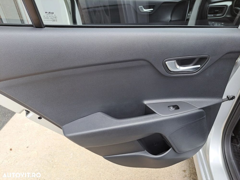 Kia Rio 1.2 MPI 5MT Urban - 19