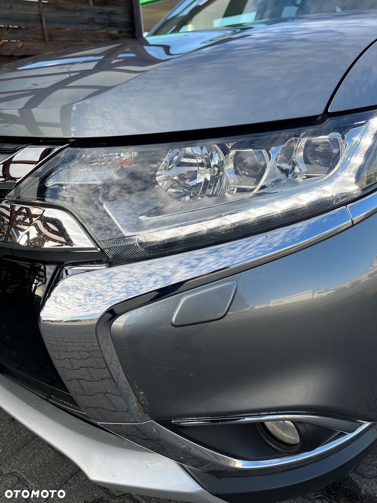 Mitsubishi Outlander - 25