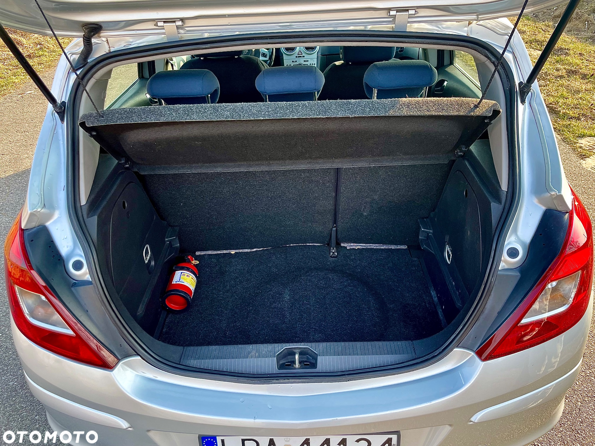 Opel Corsa 1.4 16V Cosmo - 14