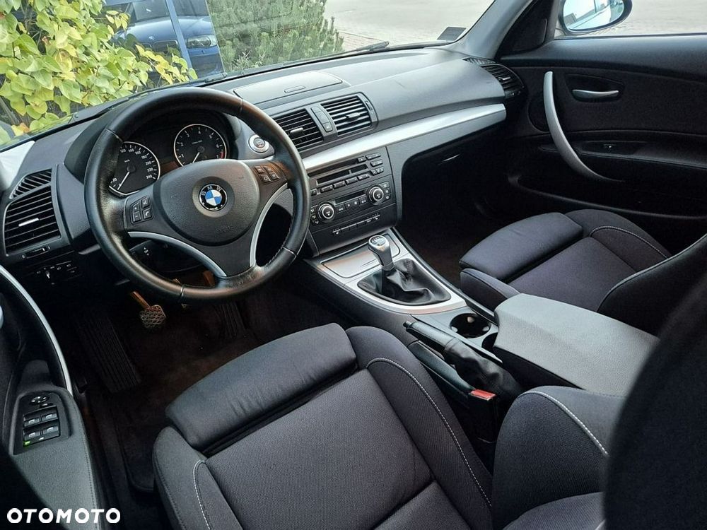 BMW Seria 1 118i Edition Sport - 17