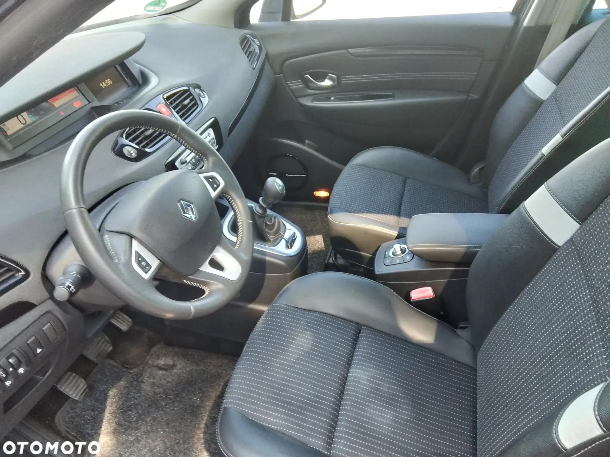 Renault Grand Scenic Gr 1.4 16V TCE Privilege - 15