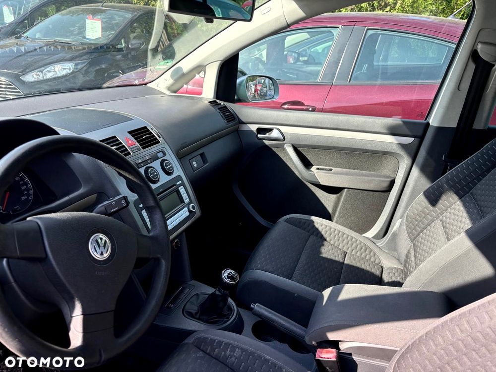 Volkswagen Touran - 8