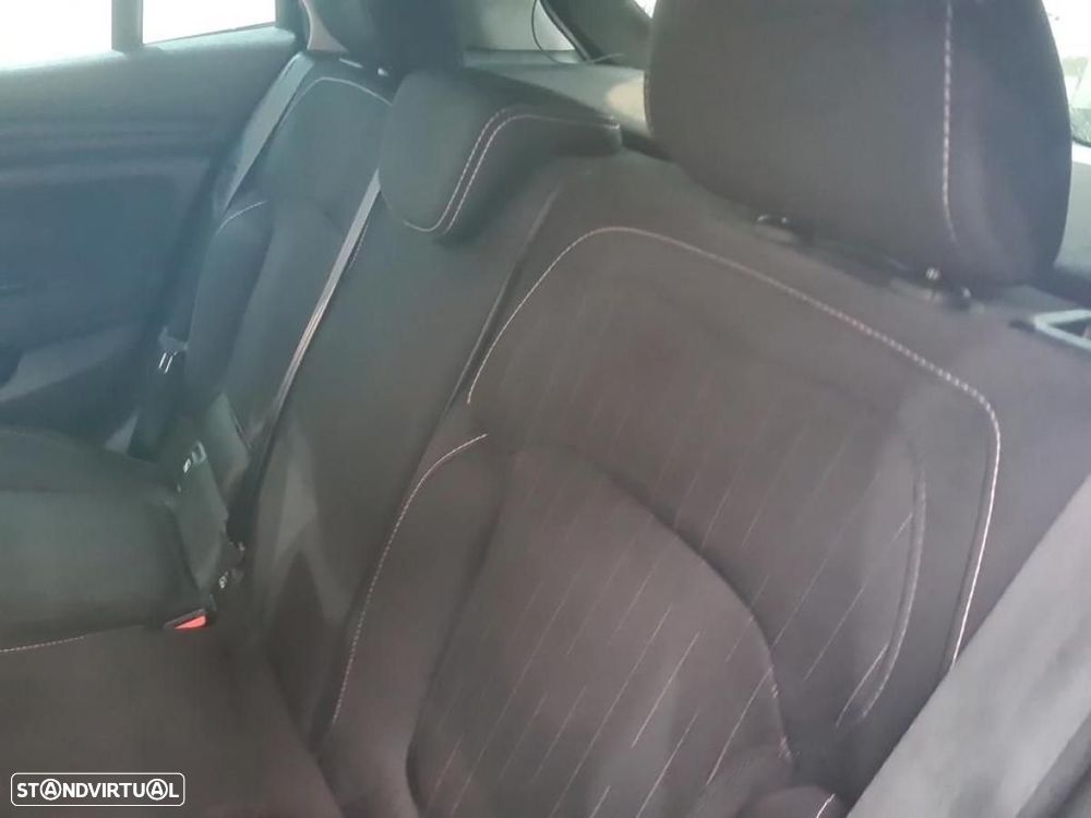 Renault Mégane 1.5 Blue dCi Limited - 4