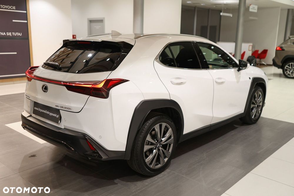 Lexus UX - 6