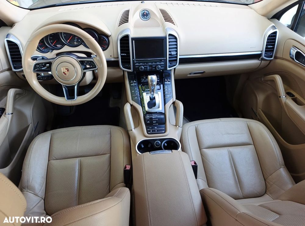 Porsche Cayenne 3.0 L - 5