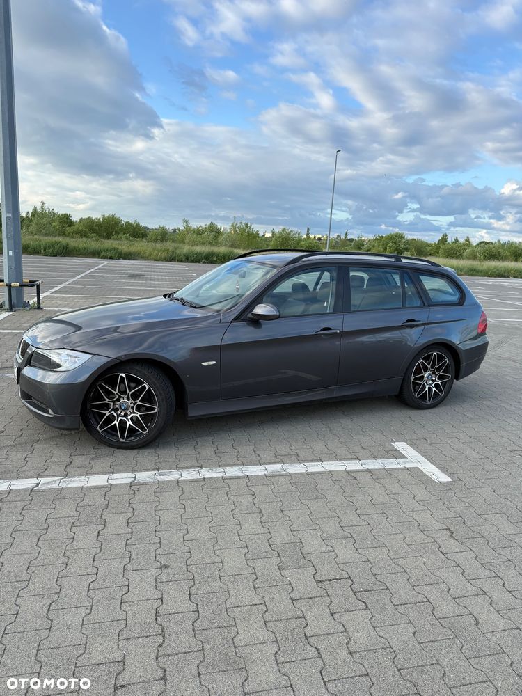 BMW Seria 3 318d - 3