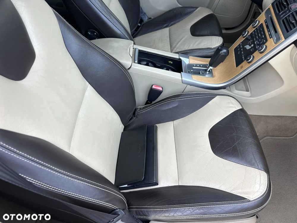 Volvo XC 60 D5 AWD Summum - 19