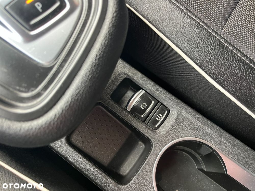 Renault Captur 1.3 TCe mHEV Intens EDC - 20